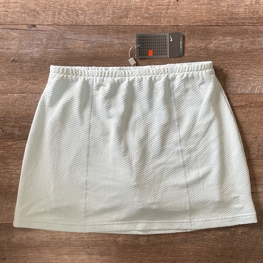 NWT Nike Sphere Dry Athletic Skort